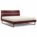 Doppelbett Bettgestell 160 x 200 cm aus dunkelrot lackiertem Massivholz rechteckig mit schwarzen Stahlfuessen